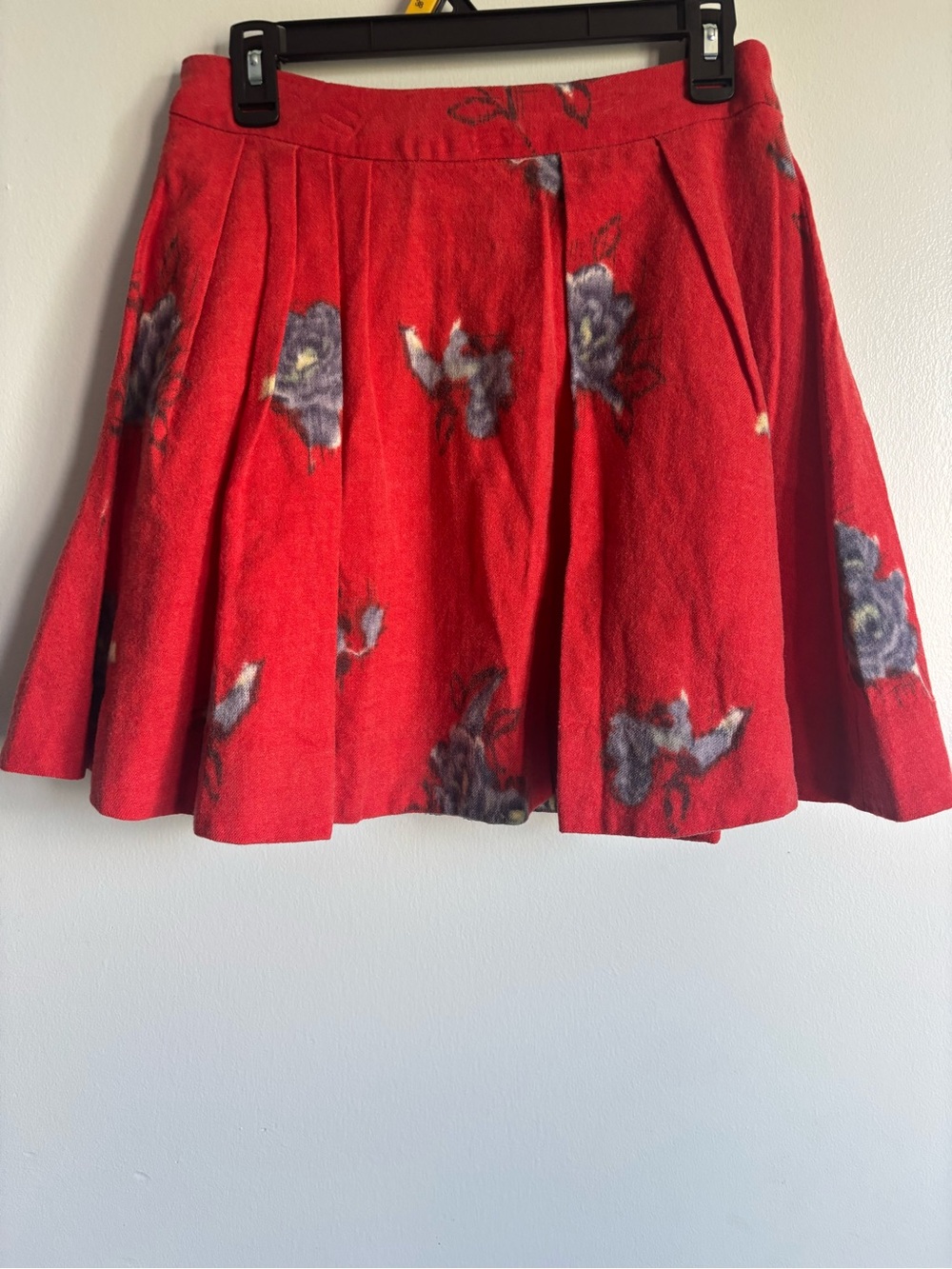 Odille Anthropology Red Floral pleated Wool Skirt size 2 - Picture 3 of 8